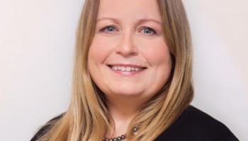 Inger-Christine Lindstrøm i Juristforbundets karrieretelefon.