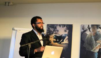 Juhar Yasin Abamosa holder et foredrag