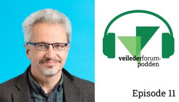 Bilde av Pete Robertson ved siden av logoen til Veilederforum-podden