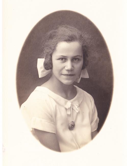 Portrett av kvinne. 