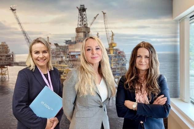 Frå venstre Sesilie Ådland (Karriere Vestland), Tove Hagenes (Alver kommune) og Hanne Tysnes (Karriere Vestland) 