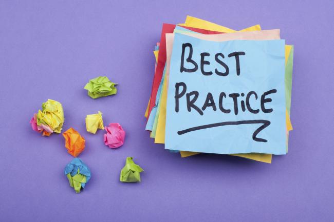 Post-it lapp med påskriften "best practice"