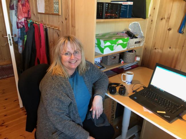 Kjersti Isachsen Kjersti Isachsen på hjemmekontor